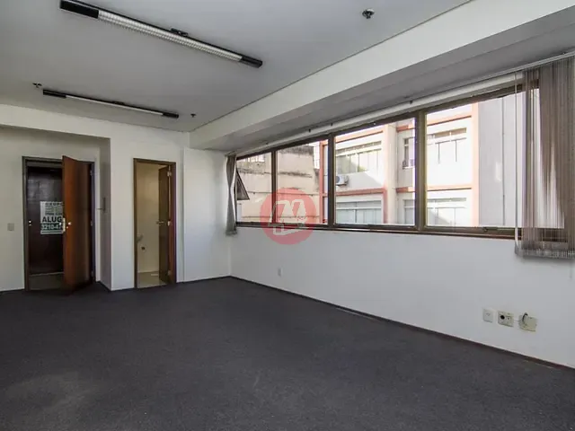 Conjunto comercial com 33m², para alugar, no bairro Centro Histórico em Porto Alegre