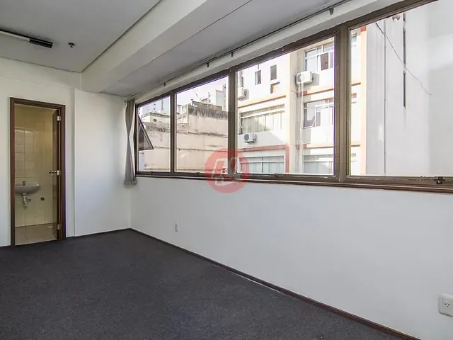 Conjunto comercial com 33m², para alugar, no bairro Centro Histórico em Porto Alegre