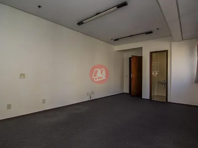 Conjunto comercial com 33m², para alugar, no bairro Centro Histórico em Porto Alegre