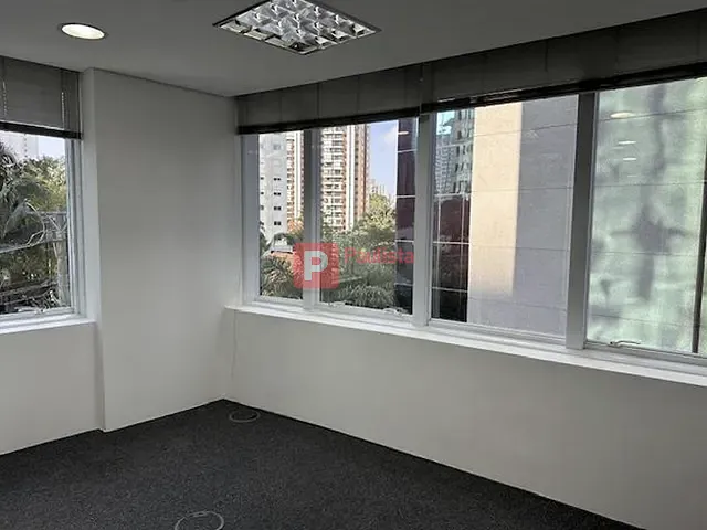 Conjunto comercial com 150m², para alugar, no bairro Cidade Monções em São Paulo