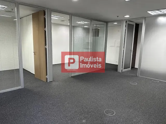 Conjunto comercial com 150m², para alugar, no bairro Cidade Monções em São Paulo