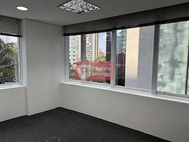 Conjunto comercial com 150m², para alugar, no bairro Cidade Monções em São Paulo