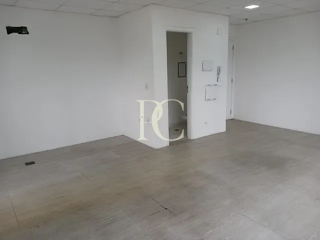 Conjunto comercial à venda ou para alugar, no bairro Santo Amaro em São Paulo