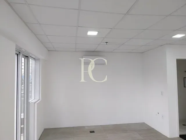 Conjunto comercial à venda ou para alugar, no bairro Santo Amaro em São Paulo