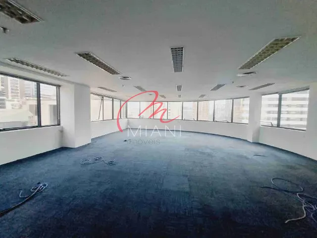 Conjunto comercial para alugar, no bairro Cidade Monções em São Paulo