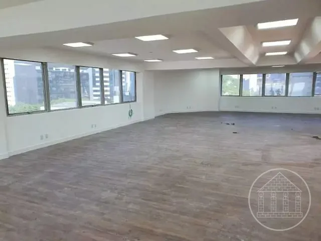 Conjunto comercial com 204m², à venda ou para alugar, no bairro Cidade Monções em São Paulo
