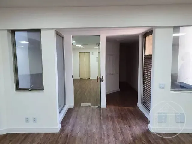 Conjunto comercial com 204m², à venda ou para alugar, no bairro Cidade Monções em São Paulo