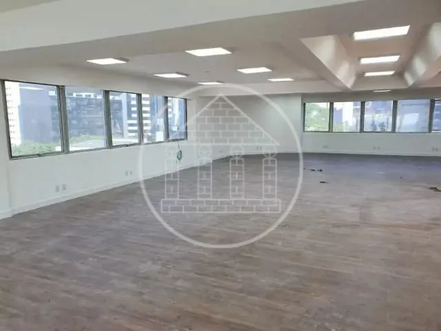 Conjunto comercial com 204m², à venda ou para alugar, no bairro Cidade Monções em São Paulo
