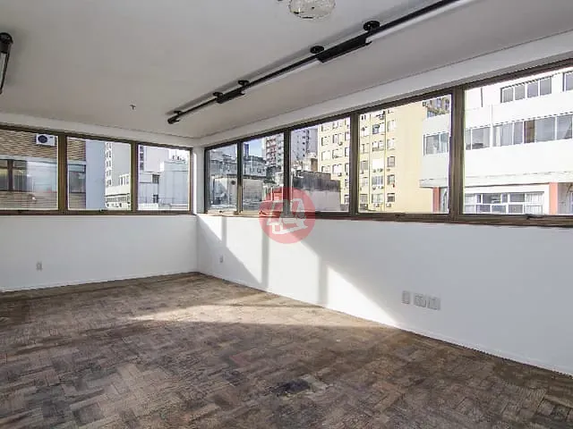 Conjunto comercial com 78m², para alugar, no bairro Centro Histórico em Porto Alegre
