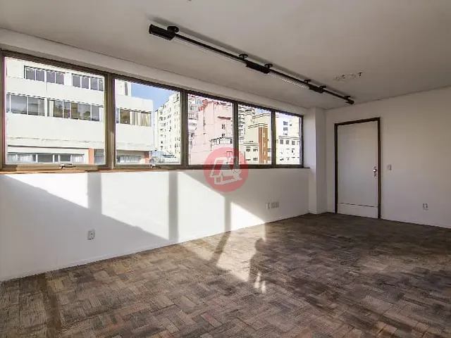 Conjunto comercial com 78m², para alugar, no bairro Centro Histórico em Porto Alegre