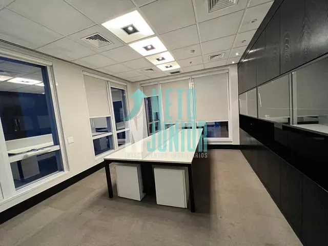 Conjunto comercial com 226m², para alugar, no bairro Vila Olímpia em São Paulo