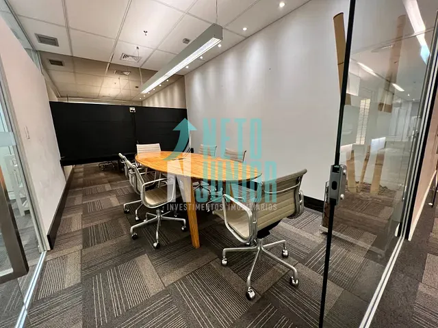 Conjunto comercial com 226m², para alugar, no bairro Vila Olímpia em São Paulo
