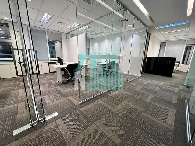 Conjunto comercial com 226m², para alugar, no bairro Vila Olímpia em São Paulo