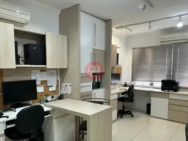 Conjunto comercial com 47m², à venda, no bairro Centro Histórico em Porto Alegre