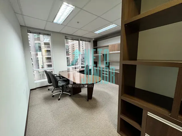 Conjunto comercial com 226m², para alugar, no bairro Vila Olímpia em São Paulo