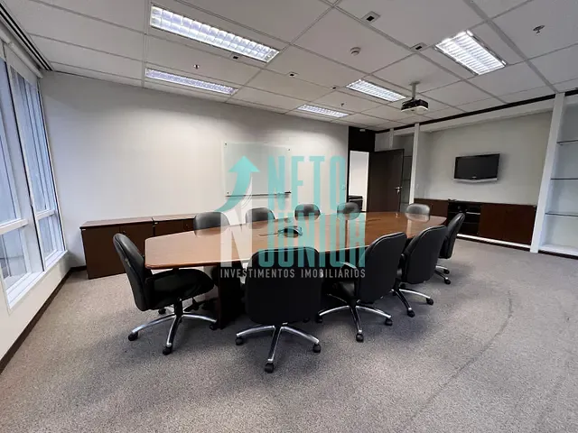 Conjunto comercial com 226m², para alugar, no bairro Vila Olímpia em São Paulo
