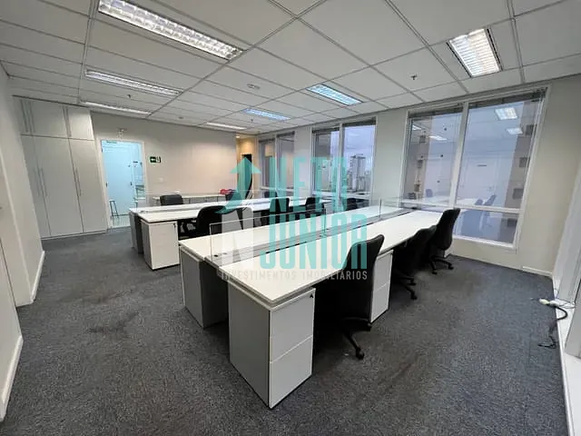 Conjunto comercial com 226m², para alugar, no bairro Vila Olímpia em São Paulo