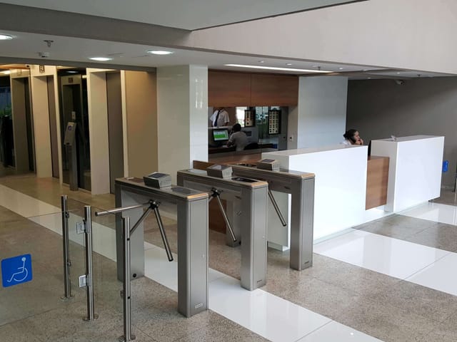 Conjunto comercial com 316m², para alugar, no bairro Chácara Santo Antônio em São Paulo
