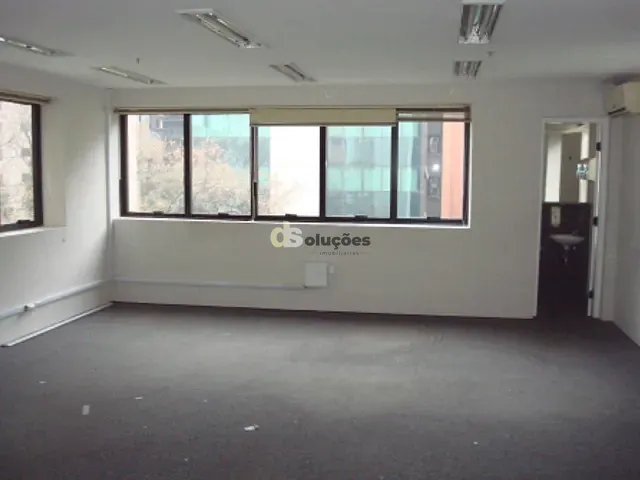 Conjunto comercial para alugar, no bairro Cerqueira César em São Paulo