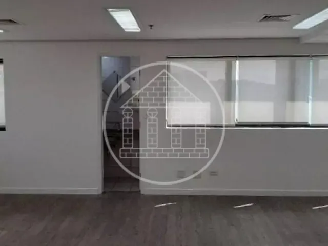 Conjunto comercial com 90m², à venda ou para alugar, no bairro Vila Olímpia em São Paulo