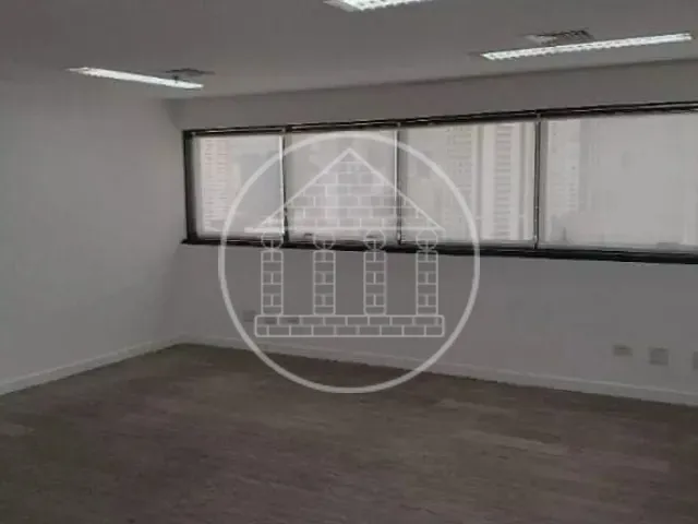 Conjunto comercial com 90m², à venda ou para alugar, no bairro Vila Olímpia em São Paulo
