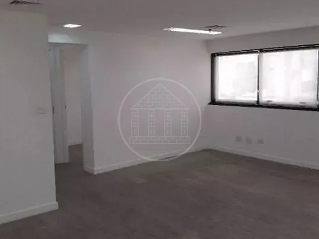 Conjunto comercial com 90m², à venda ou para alugar, no bairro Vila Olímpia em São Paulo
