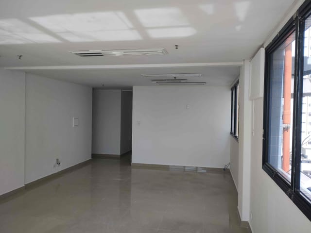Foto do Conjunto comercial - Conjunto Comercial à Venda na Vila Mariana, próximo ao Metrô Santa Cruz | Paulista Imóveis.
