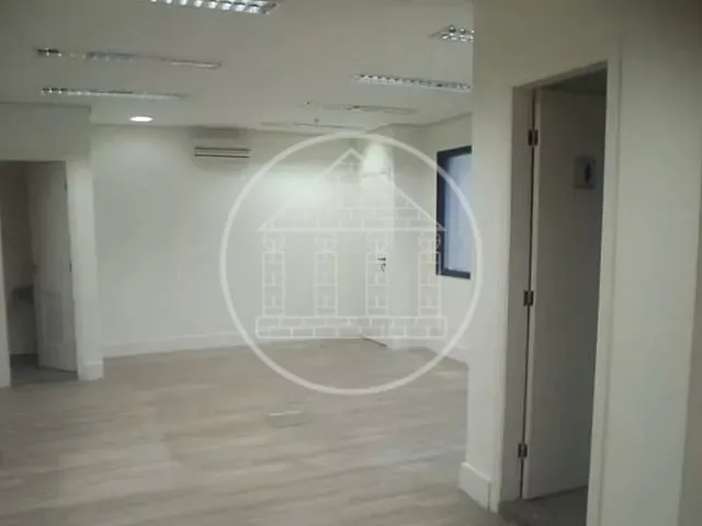 Conjunto comercial com 37m², à venda, no bairro Vila Olímpia em São Paulo