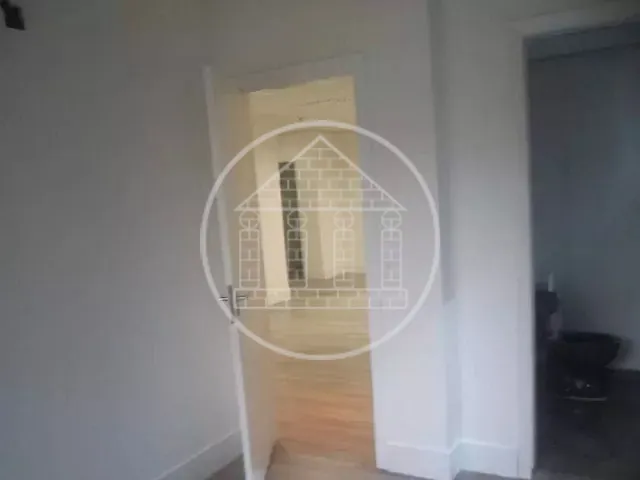 Conjunto comercial com 37m², à venda, no bairro Vila Olímpia em São Paulo