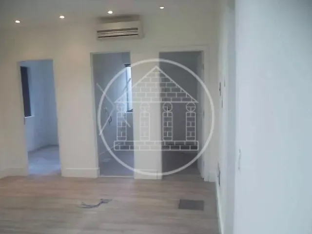 Conjunto comercial com 37m², à venda, no bairro Vila Olímpia em São Paulo