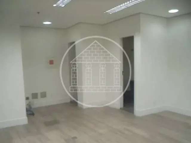 Conjunto comercial com 37m², à venda, no bairro Vila Olímpia em São Paulo