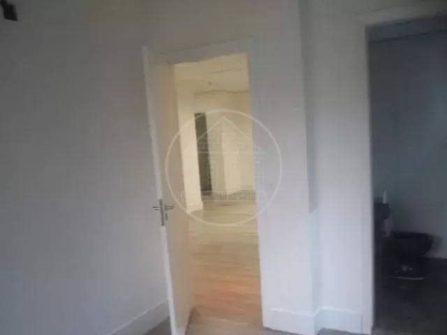 Conjunto comercial com 37m², à venda, no bairro Vila Olímpia em São Paulo