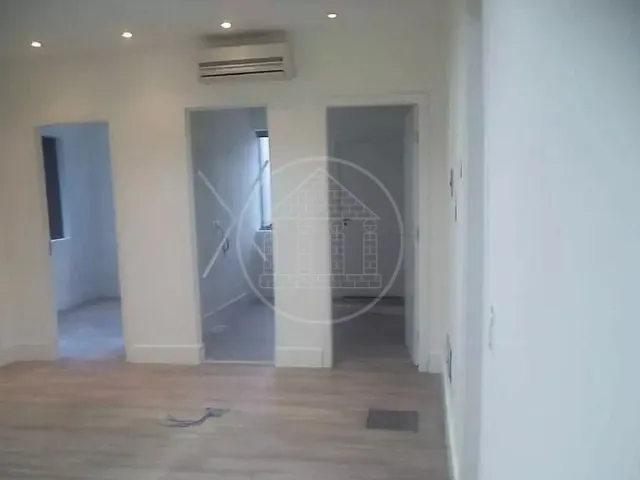 Conjunto comercial com 37m², à venda, no bairro Vila Olímpia em São Paulo