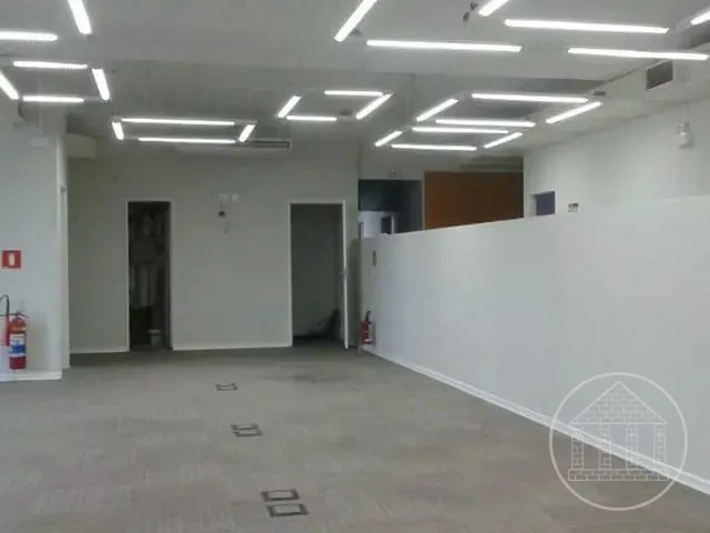 Conjunto comercial com 375m², à venda ou para alugar, no bairro Cidade Monções em São Paulo