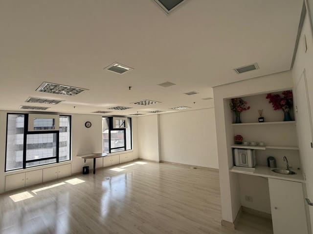 Conjunto comercial com 42m², à venda, no bairro Brooklin Paulista em São Paulo