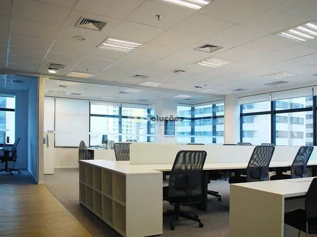 Conjunto comercial 1 quarto e 2 banheiros, para alugar, no bairro Cerqueira César em São Paulo