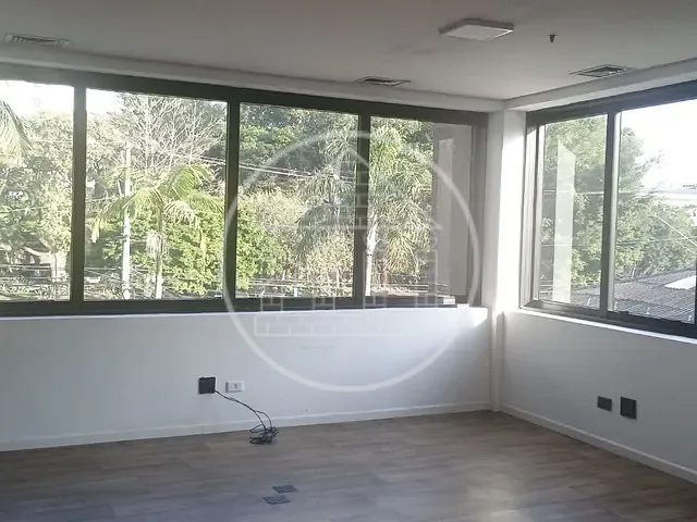 Conjunto comercial com 97m², para alugar, no bairro Chácara Santo Antônio em São Paulo