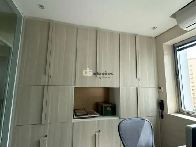 Conjunto comercial à venda ou para alugar, no bairro Alto de Pinheiros em São Paulo