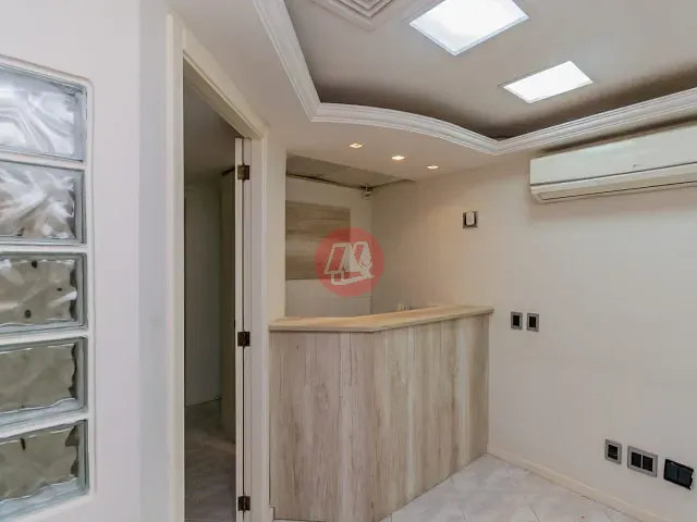 Conjunto comercial à venda, no bairro Moinhos de Vento em Porto Alegre
