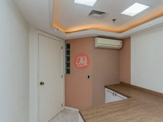 Conjunto comercial à venda, no bairro Moinhos de Vento em Porto Alegre