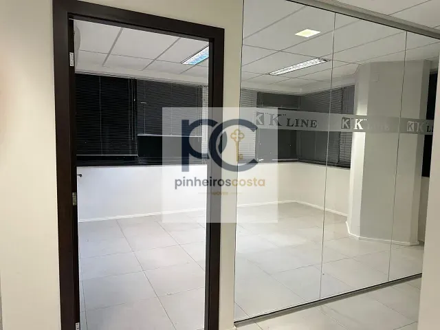 Conjunto comercial à venda ou para alugar, no bairro Bela Vista em São Paulo