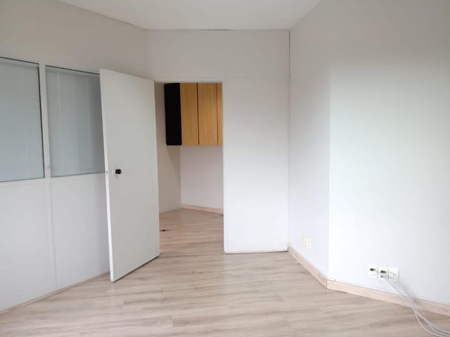 Conjunto comercial com 34m², à venda ou para alugar, no bairro Vila Clementino em São Paulo
