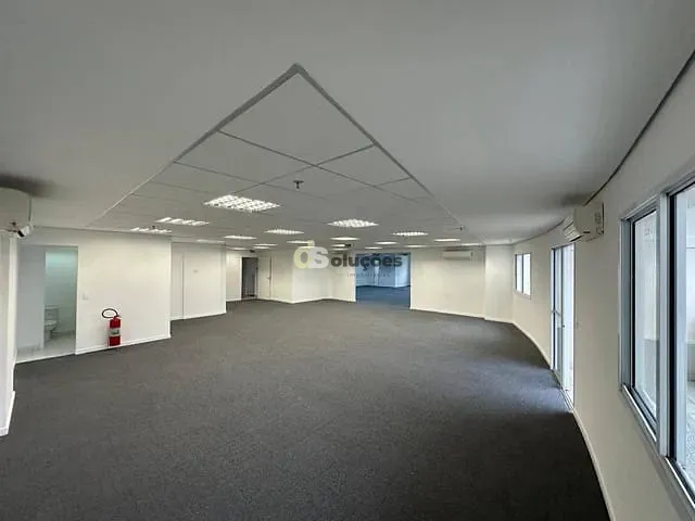 Conjunto comercial para alugar, no bairro Vila Hamburguesa em São Paulo