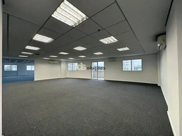 Conjunto comercial para alugar, no bairro Vila Hamburguesa em São Paulo
