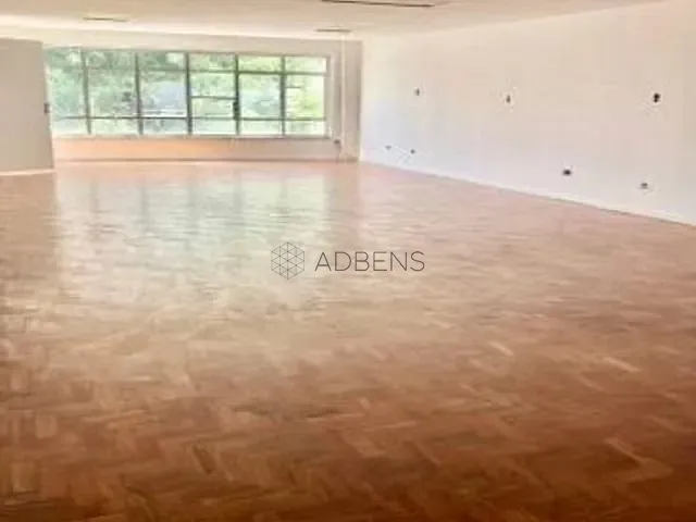 Conjunto comercial à venda ou para alugar, no bairro Liberdade em São Paulo