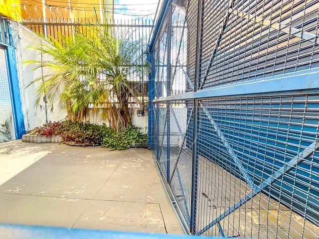 Prédio à venda ou para alugar, no bairro Jardim Bélgica em São Paulo