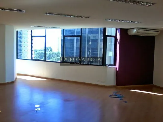 Conjunto comercial com 140m², à venda, no bairro Cidade Monções em São Paulo