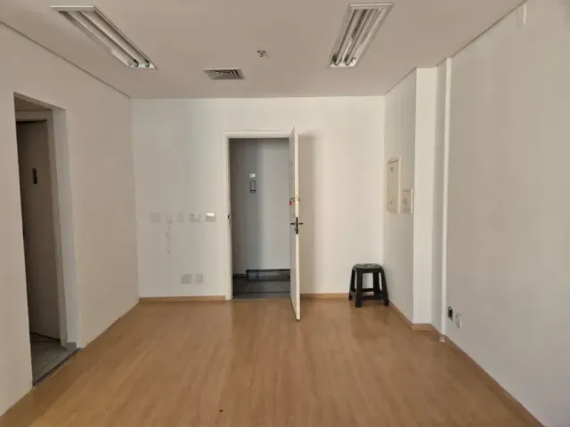 Conjunto comercial com 34m², para alugar, no bairro Santa Cecília em São Paulo