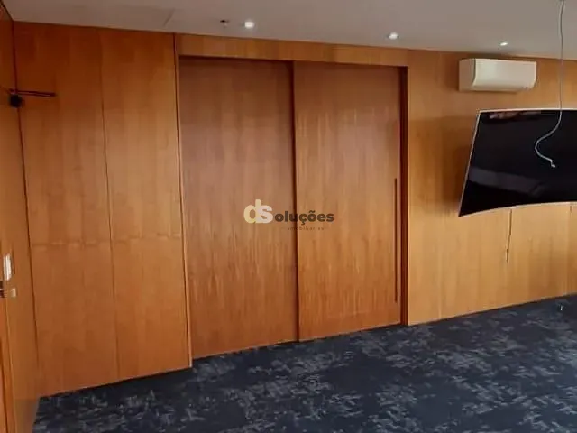 Conjunto comercial à venda ou para alugar, no bairro Santa Cecília em São Paulo