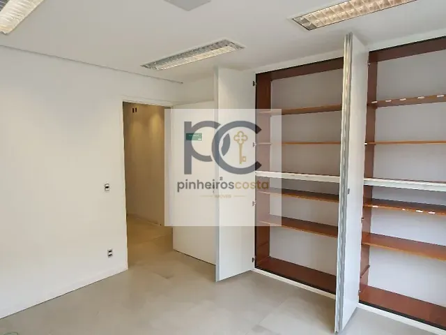 Conjunto comercial à venda, no bairro Itaim Bibi em São Paulo